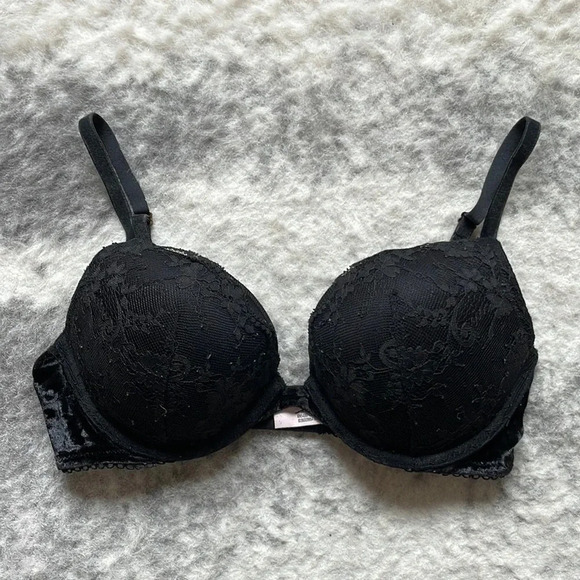 Victoria's Secret Dream Angels Lace Bra - Picture 2 of 15